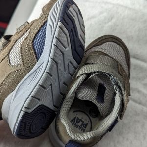 Stride Rite extra wide 5t